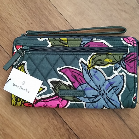 Vera Bradley Handbags - Vera Bradley RFID Front Zip Wristlet Flowers